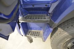 大运 致胜中卡 220马力 6X2 6.8米自卸车(DYQ3252D5CB)