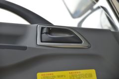 大运 致胜中卡 220马力 6X2 6.8米自卸车(DYQ3252D5CB)
