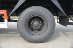 大运 致胜中卡 220马力 6X2 6.8米自卸车(DYQ3252D5CB)
