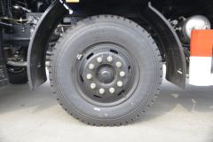 大运 致胜中卡 220马力 6X2 6.8米自卸车(DYQ3252D5CB)