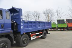 大运 致胜中卡 220马力 6X2 6.8米自卸车(DYQ3252D5CB)