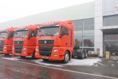 中国重汽 汕德卡SITRAK G7重卡 440马力 6X4 LNG牵引车(国六)(MCY12BGS后桥)(ZZ4256V384HF1LB)