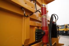 东风柳汽 乘龙H5 330马力 8X4 5.8米自卸车(LZ3310H5FB)