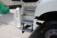 一汽解放 J6P 375马力 8X4 7.62方混凝土搅拌车(凌宇牌)(CLY5315GJB29E57)
