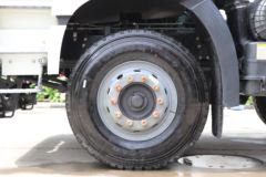 一汽解放 J6P 375马力 8X4 7.62方混凝土搅拌车(凌宇牌)(CLY5315GJB29E57)