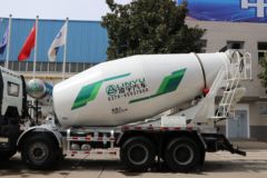 一汽解放 J6P 375马力 8X4 7.62方混凝土搅拌车(凌宇牌)(CLY5315GJB29E57)