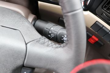 �������� ����H5�п� 260���� 4X2 6.8�ײ�դʽ�ػ���(3.6Tǰ��)(LZ5183CCYH5AB)ͼƬ