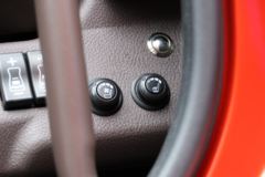 东风柳汽 乘龙H5中卡 260马力 4X2 6.8米仓栅式载货车(3.6T前桥)(LZ5183CCYH5AB)