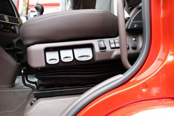 �������� ����H5�п� 260���� 4X2 6.8�ײ�դʽ�ػ���(3.6Tǰ��)(LZ5183CCYH5AB)ͼƬ