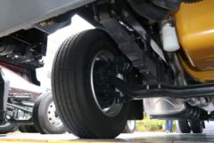 东风柳汽 乘龙H5中卡 260马力 4X2 6.8米仓栅式载货车(3.6T前桥)(LZ5183CCYH5AB)