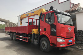 一汽解放底盘&nbsp;随车吊外观图片