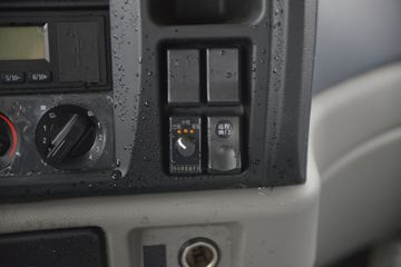 ����ʮͨ ��� 270���� 6X4 �泵�������䳵(��һ�����Ƹ�)(STQ5258JSQS5)ͼƬ