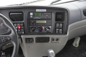 ����ʮͨ ��� 270���� 6X4 �泵�������䳵(��һ�����Ƹ�)(STQ5258JSQS5)ͼƬ