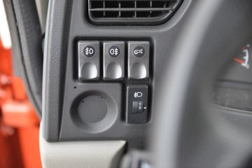 ����ʮͨ ��� 270���� 6X4 �泵�������䳵(��һ�����Ƹ�)(STQ5258JSQS5)ͼƬ