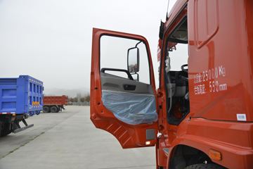 ����ʮͨ ��� 270���� 6X4 �泵�������䳵(��һ�����Ƹ�)(STQ5258JSQS5)ͼƬ