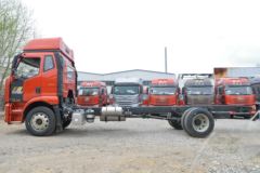 一汽解放 J6L中卡 2020款 精英版 240马力 4X2 6.2米栏板载货车(CA1180P62K1L4E5)