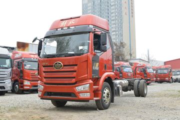 一汽解放 J6L中卡 2020款 精英版 240马力 4X2 6.2米栏板载货车(CA1180P62K1L4E5)