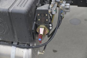 ����ʮͨ ��� 270���� 6X4 �泵�������䳵(��һ�����Ƹ�)(STQ5258JSQS5)ͼƬ