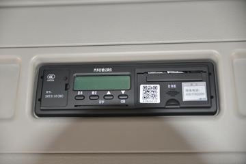 һ����� J6L�п� 2020�� ��Ӣ�� 240���� 4X2 6.2�������ػ���(CA1180P62K1L4E5)ͼƬ