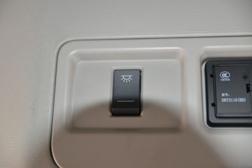 һ����� J6L�п� 2020�� ��Ӣ�� 240���� 4X2 6.2�������ػ���(CA1180P62K1L4E5)ͼƬ