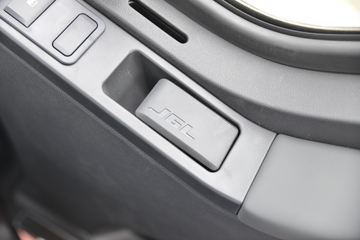 һ����� J6L�п� 2020�� ��Ӣ�� 240���� 4X2 6.2�������ػ���(CA1180P62K1L4E5)ͼƬ