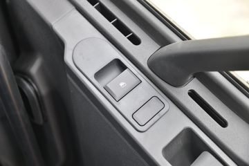 һ����� J6L�п� 2020�� ��Ӣ�� 240���� 4X2 6.2�������ػ���(CA1180P62K1L4E5)ͼƬ