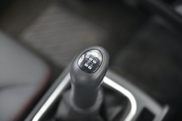 һ����� J6L�п� 2020�� ��Ӣ�� 240���� 4X2 6.2�������ػ���(CA1180P62K1L4E5)ͼƬ