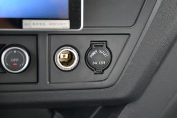 һ����� J6L�п� 2020�� ��Ӣ�� 240���� 4X2 6.2�������ػ���(CA1180P62K1L4E5)ͼƬ