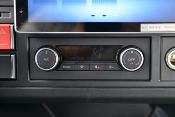 һ����� J6L�п� 2020�� ��Ӣ�� 240���� 4X2 6.2�������ػ���(CA1180P62K1L4E5)ͼƬ