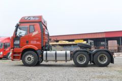 一汽解放 新J6P重卡 质惠版2.0 460马力 6X4 AMT自动挡牵引车(CA4250P66K24T1A1E5)