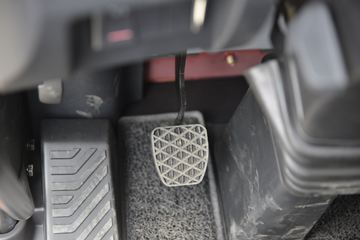 һ����� J6L�п� 2020�� ��Ӣ�� 240���� 4X2 6.2�������ػ���(CA1180P62K1L4E5)ͼƬ