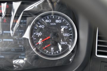 һ����� J6L�п� 2020�� ��Ӣ�� 240���� 4X2 6.2�������ػ���(CA1180P62K1L4E5)ͼƬ