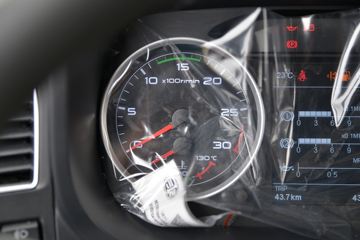 һ����� J6L�п� 2020�� ��Ӣ�� 240���� 4X2 6.2�������ػ���(CA1180P62K1L4E5)ͼƬ