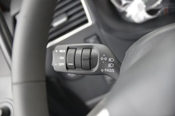 һ����� J6L�п� 2020�� ��Ӣ�� 240���� 4X2 6.2�������ػ���(CA1180P62K1L4E5)ͼƬ