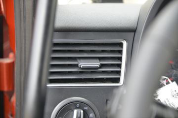 һ����� J6L�п� 2020�� ��Ӣ�� 240���� 4X2 6.2�������ػ���(CA1180P62K1L4E5)ͼƬ