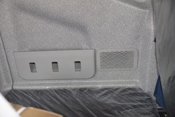 һ����� ��J6P�ؿ� �ʻݰ�2.0 460���� 6X4 AMT�Զ���ǣ����(CA4250P66K24T1A1E5)ͼƬ