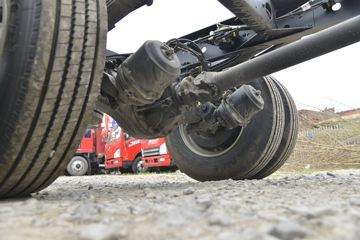 һ����� J6L�п� 2020�� ��Ӣ�� 240���� 4X2 6.2�������ػ���(CA1180P62K1L4E5)ͼƬ