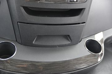 һ����� ��J6P�ؿ� �ʻݰ�2.0 460���� 6X4 AMT�Զ���ǣ����(CA4250P66K24T1A1E5)ͼƬ