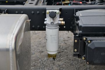 һ����� J6L�п� 2020�� ��Ӣ�� 240���� 4X2 6.2�������ػ���(CA1180P62K1L4E5)ͼƬ