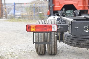 һ����� J6L�п� 2020�� ��Ӣ�� 240���� 4X2 6.2�������ػ���(CA1180P62K1L4E5)ͼƬ