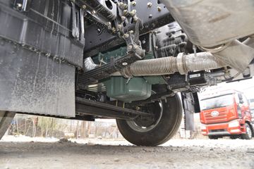 һ����� J6L�п� 2020�� ��Ӣ�� 240���� 4X2 6.2�������ػ���(CA1180P62K1L4E5)ͼƬ