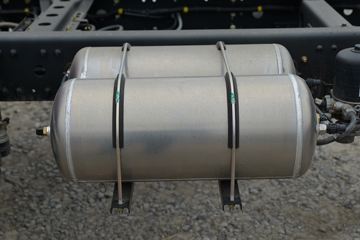 һ����� J6L�п� 2020�� ��Ӣ�� 240���� 4X2 6.2�������ػ���(CA1180P62K1L4E5)ͼƬ