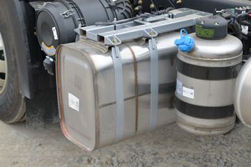 һ����� J6L�п� 2020�� ��Ӣ�� 240���� 4X2 6.2�������ػ���(CA1180P62K1L4E5)ͼƬ