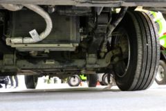 郑州宇通 W4轻卡 4.5T 4X2 纯电动厢式垃圾车(YTZ5040ZXLD0BEV)
