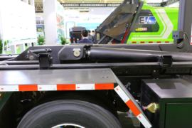 郑州宇通 宇通牌&nbsp;垃圾运输车底盘图片