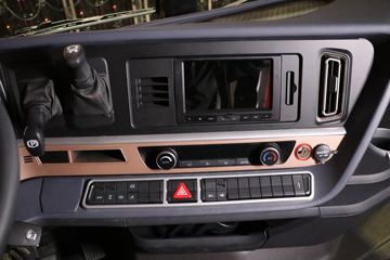 �й����� HOWO TH7�ؿ� ��Ӯ�� 480���� 6X4 AMT�Զ���ǣ����ͼƬ