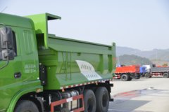 三环十通 昊龙中卡 240马力 6X4 5.2米自卸车(STQ3251L07Y3S5)