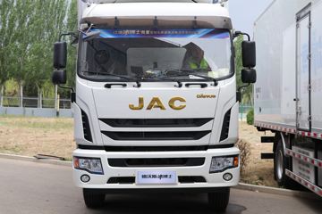 江淮德沃斯底盘&nbsp;冷藏车外观图片