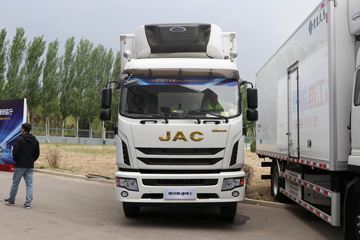 江淮德沃斯底盘&nbsp;冷藏车外观图片