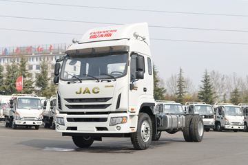 江淮 德沃斯Q9 220马力 4X2 6.78米排半仓栅式载货车(国六)(HFC5181CCYB80K1E2S)